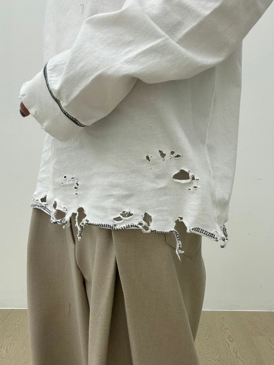 OVERSIZED DISTRESSED EDGES TEE