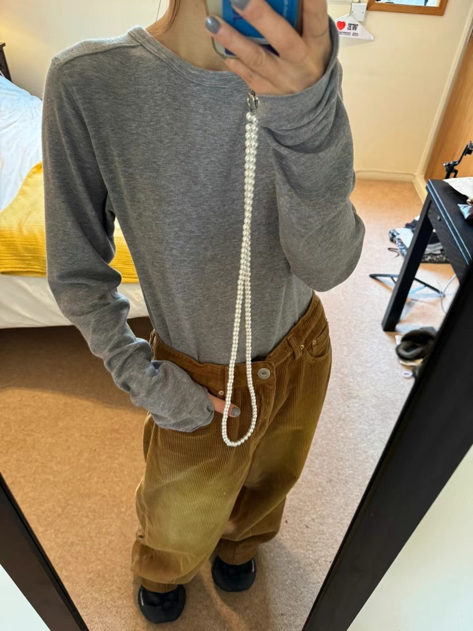 HAND SLEEVES BASIC TEE