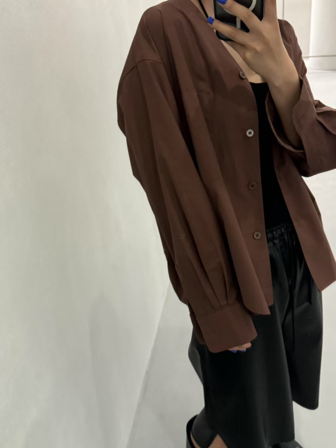 TIMELESS V NECK SHIRT