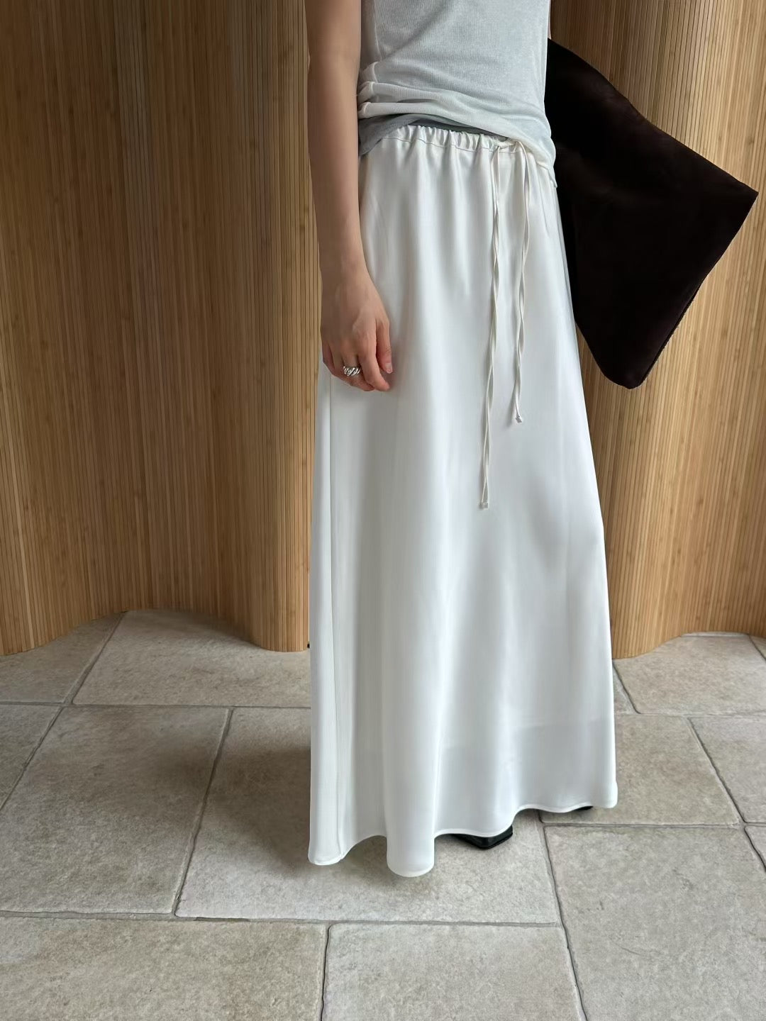 CLASSIC SATIN SKIRT
