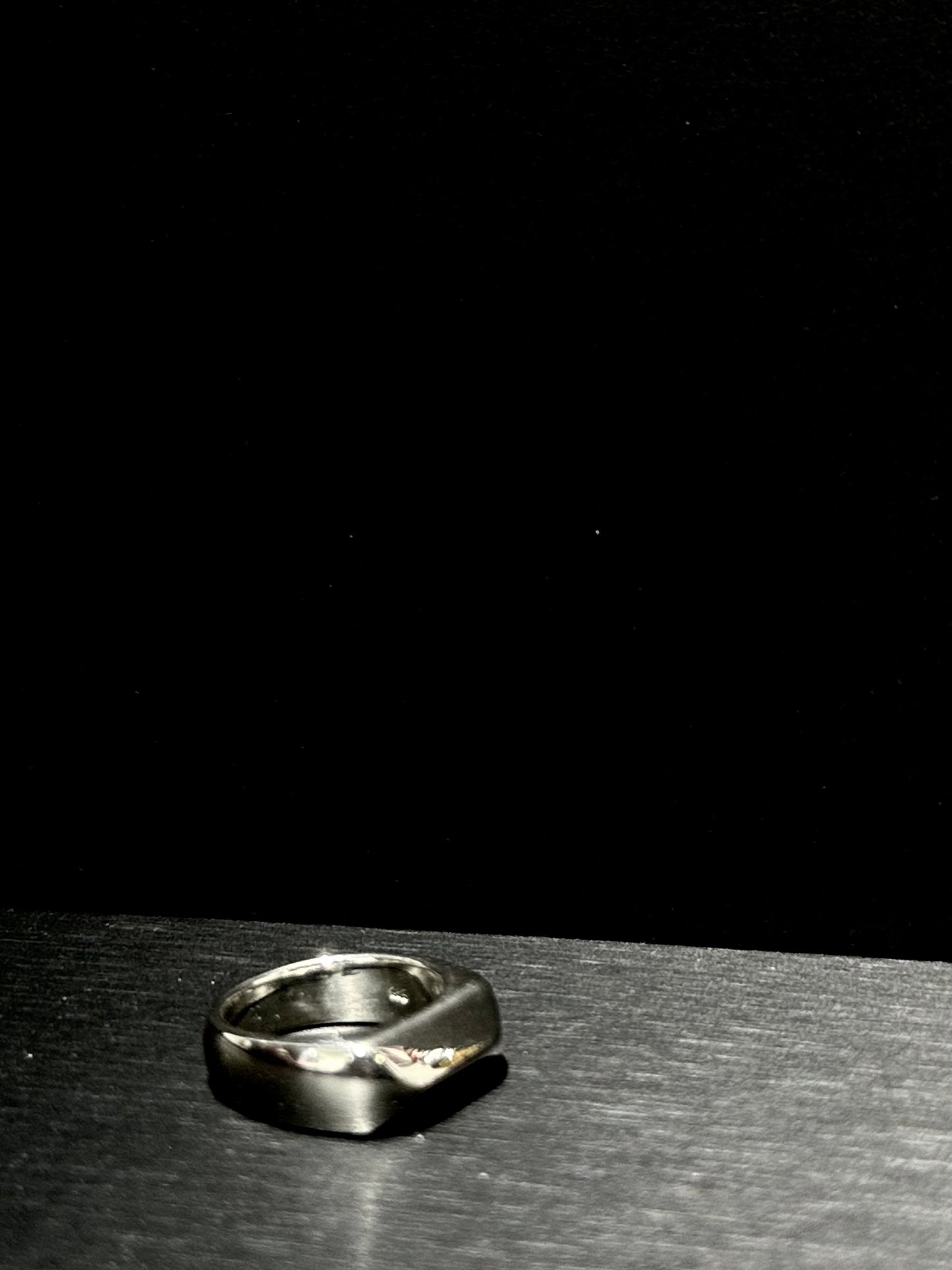 925 HANDMADE TRIANGLE STUD RING