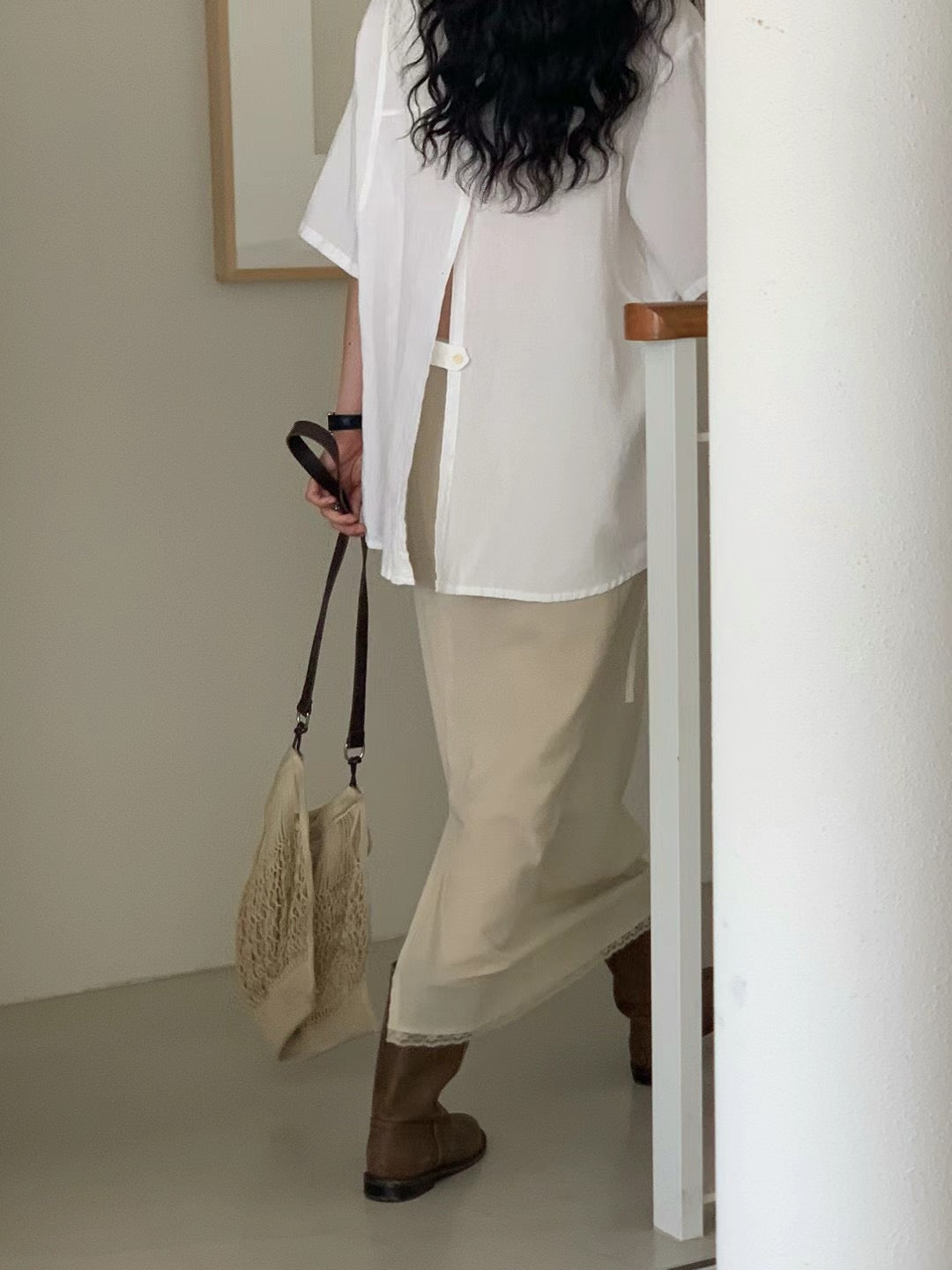 BACK SPLIT BUTTON SHIRT