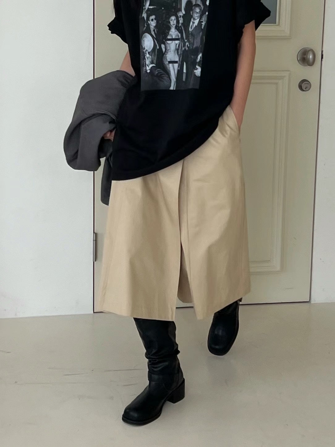 GIRL B TEE