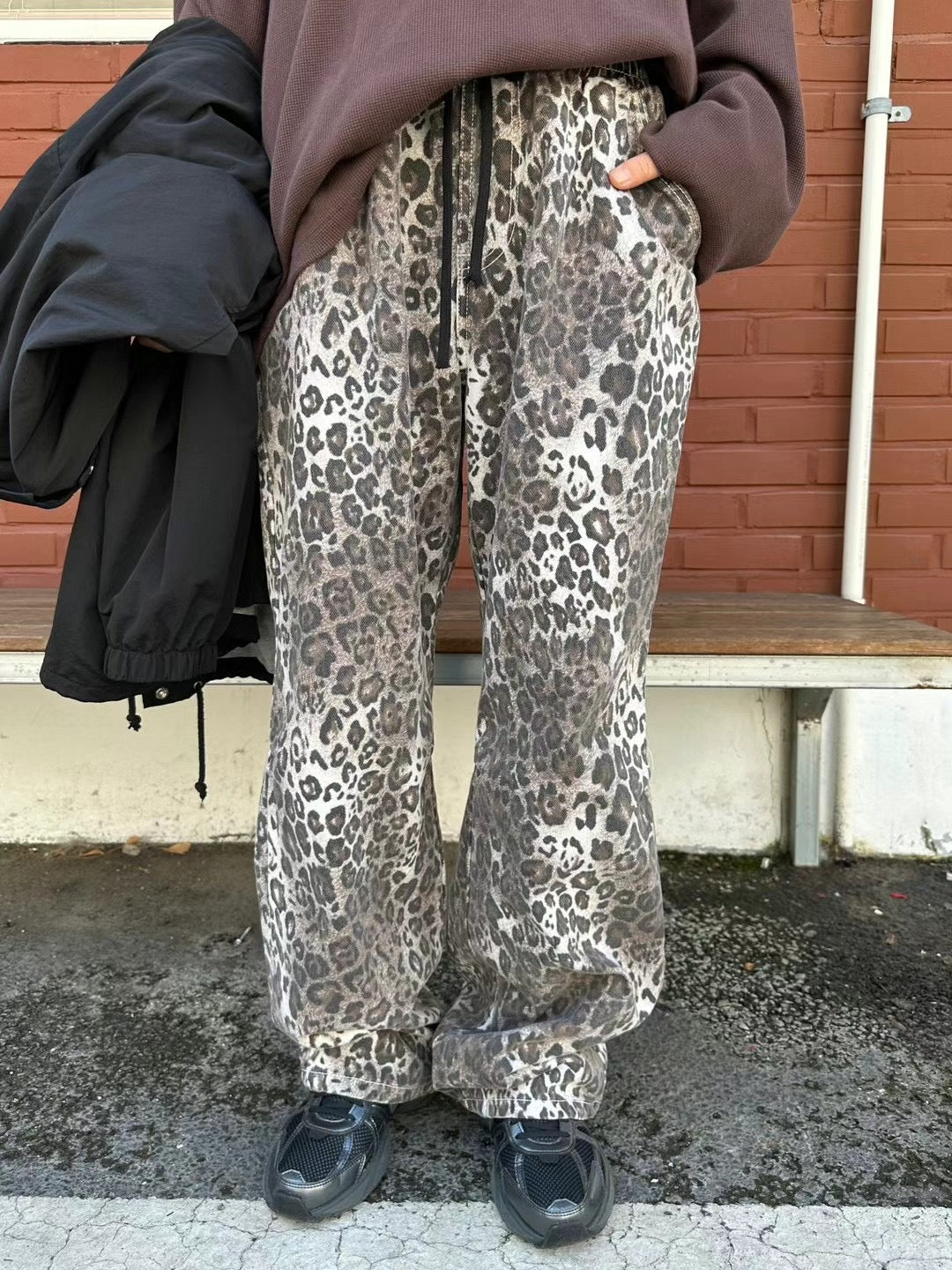 PALE PRINTED LEOPARD PANTS