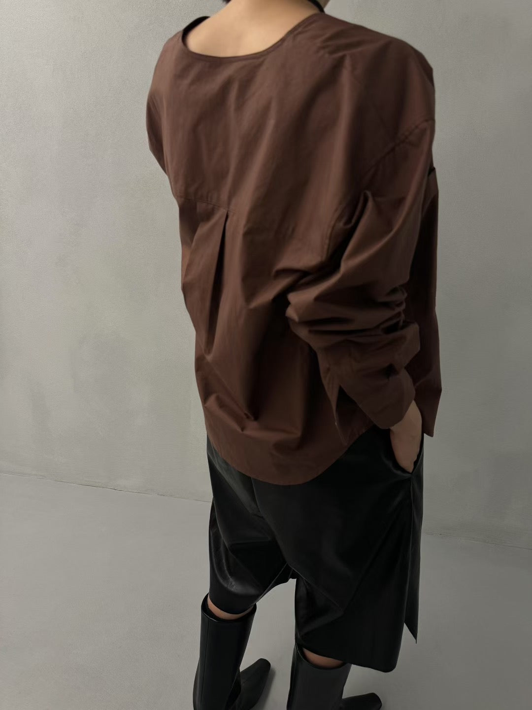 TIMELESS V NECK SHIRT