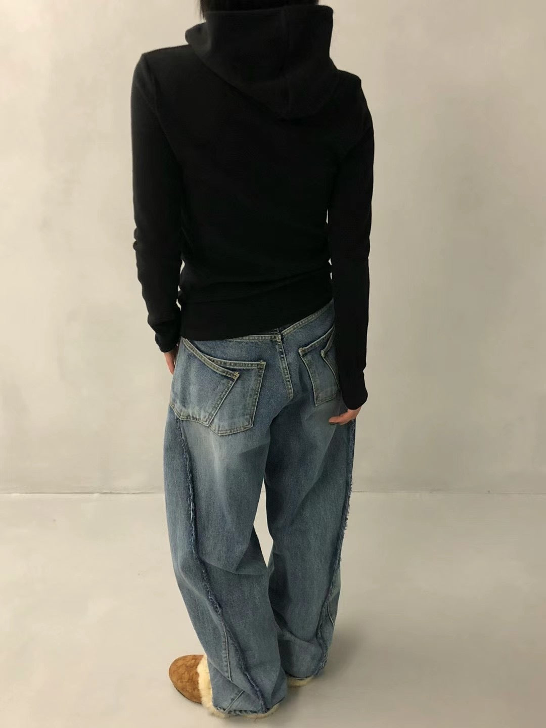 MODERN FIT HOODIE