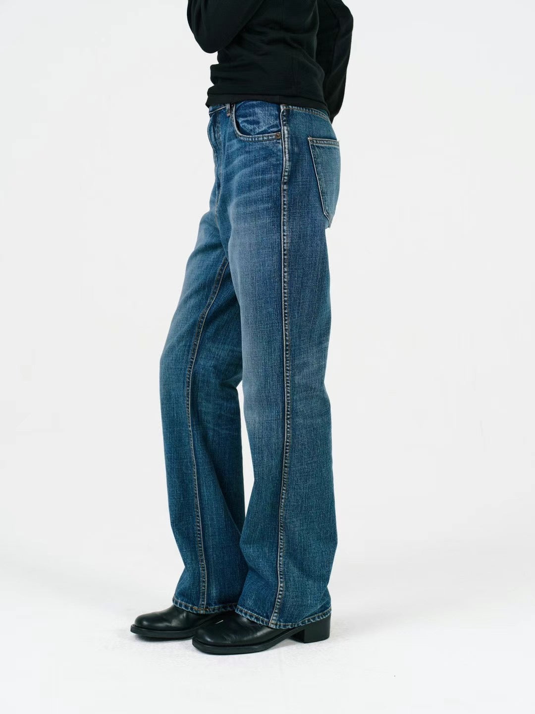 HIGH WAIST JEANS