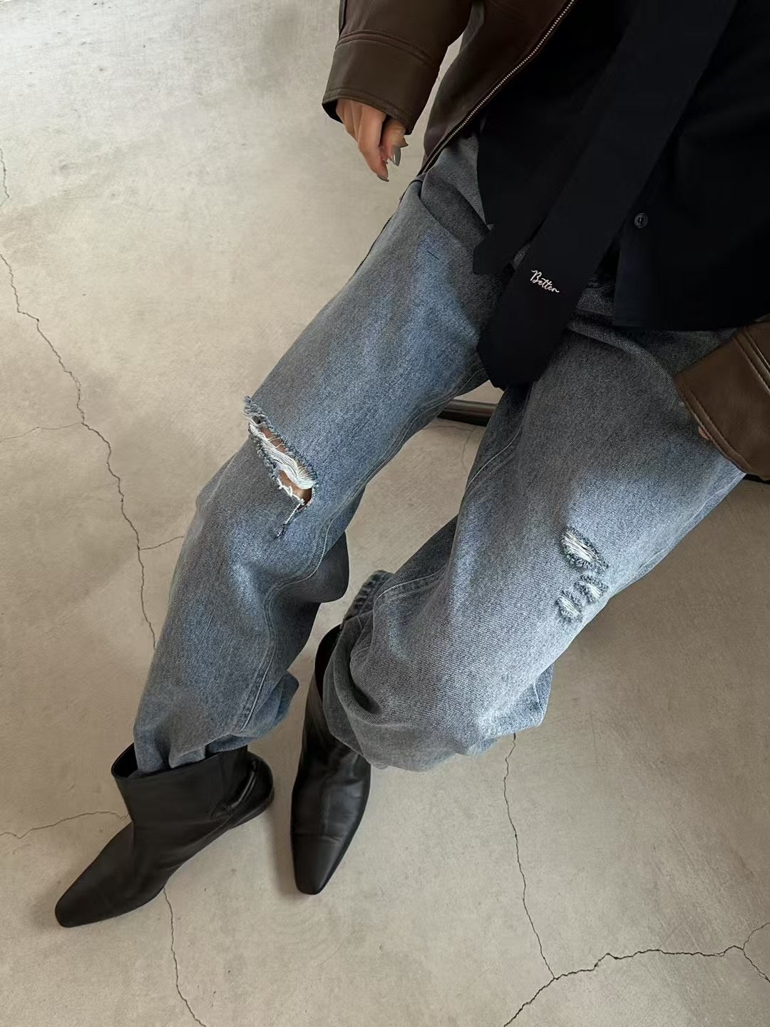 RIPPED JEANS SS25