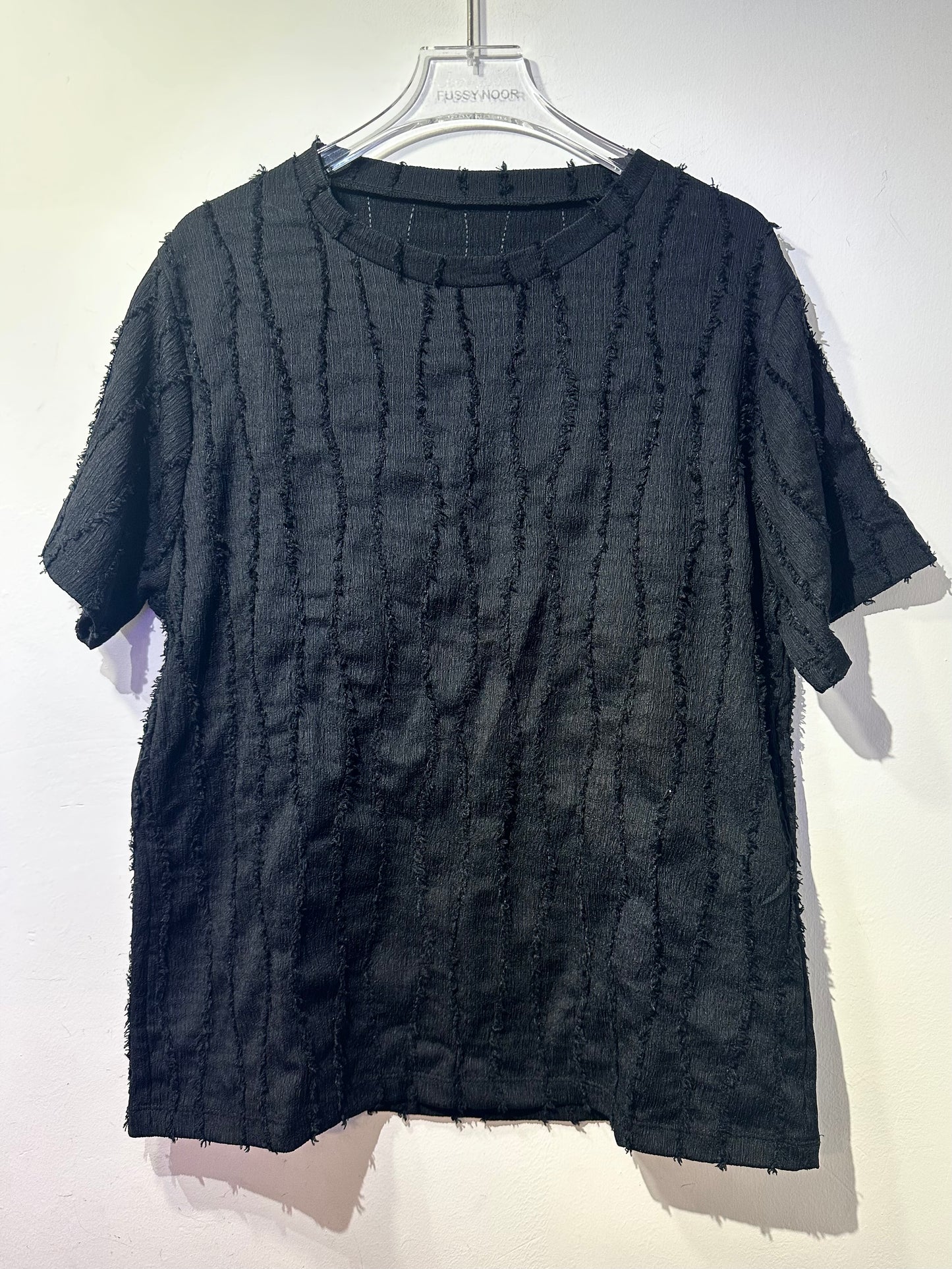 WAVY TEXTURED TOP