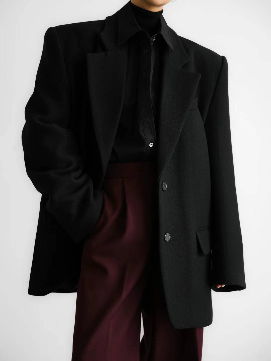 BUTTON STRAP PLEATS TROUSERS