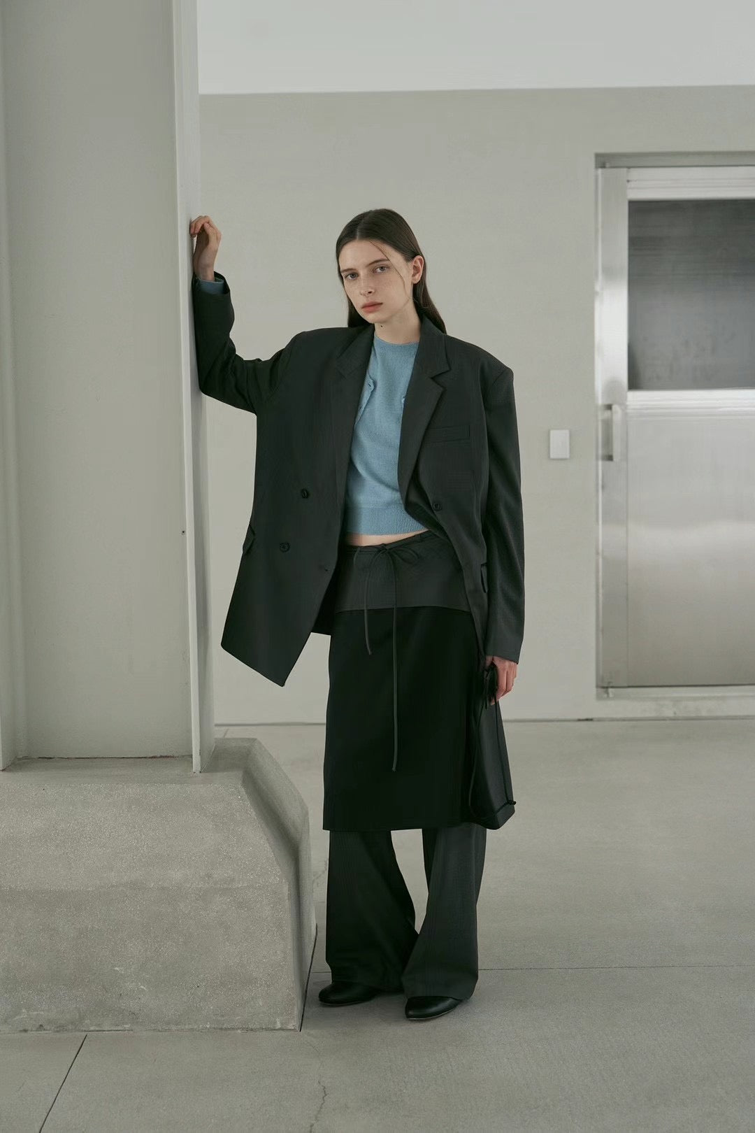 FRONT CREASE LINE PANTS