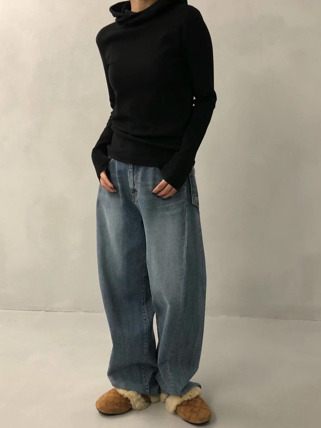 MODERN FIT HOODIE