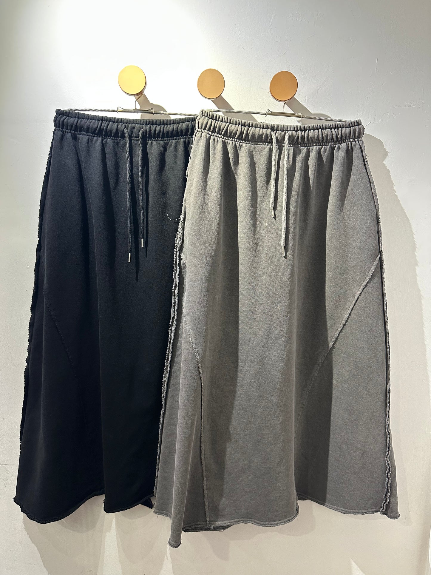 JERSEY RAW EDGED A LINE SKIRT