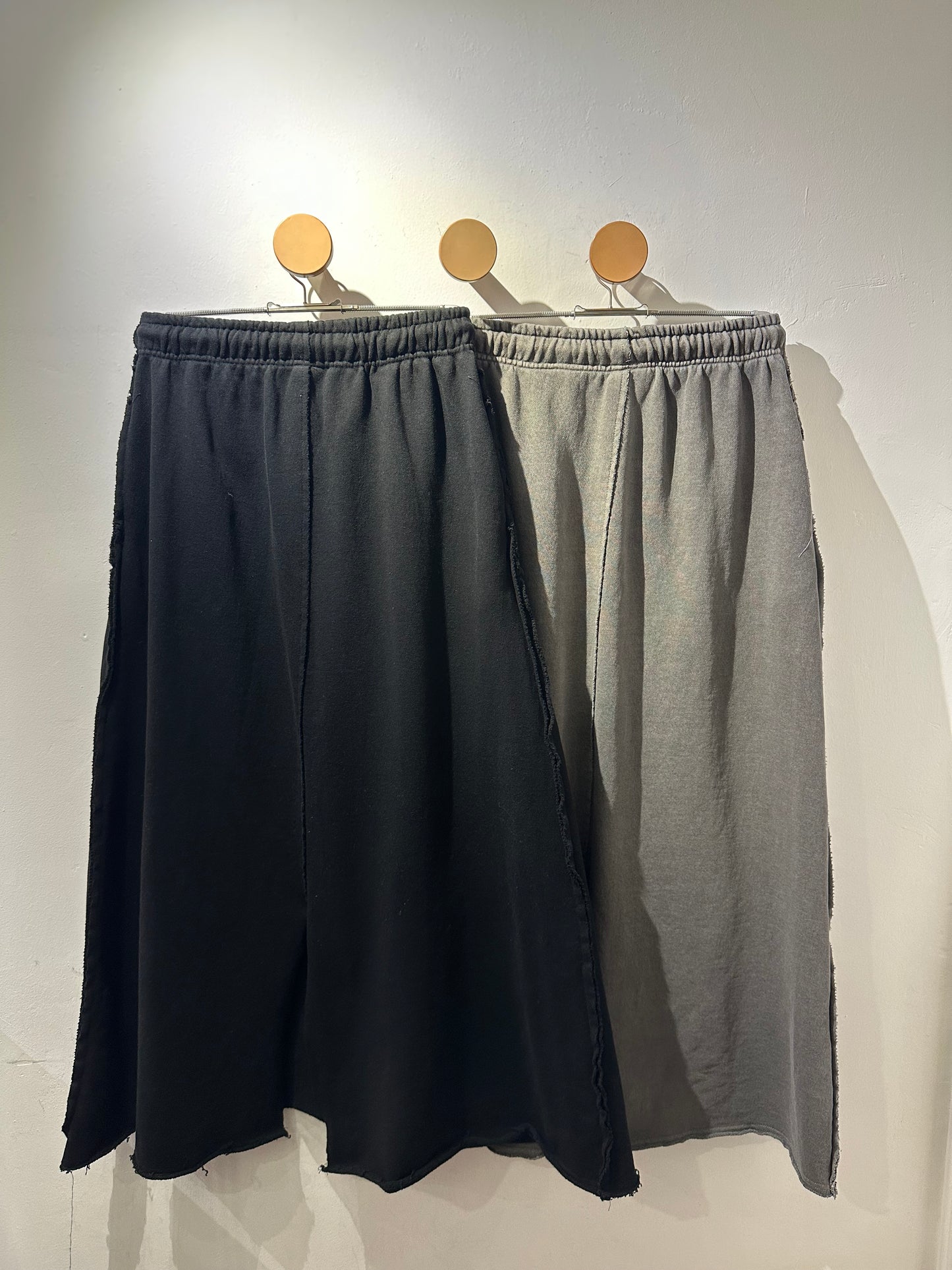 JERSEY RAW EDGED A LINE SKIRT