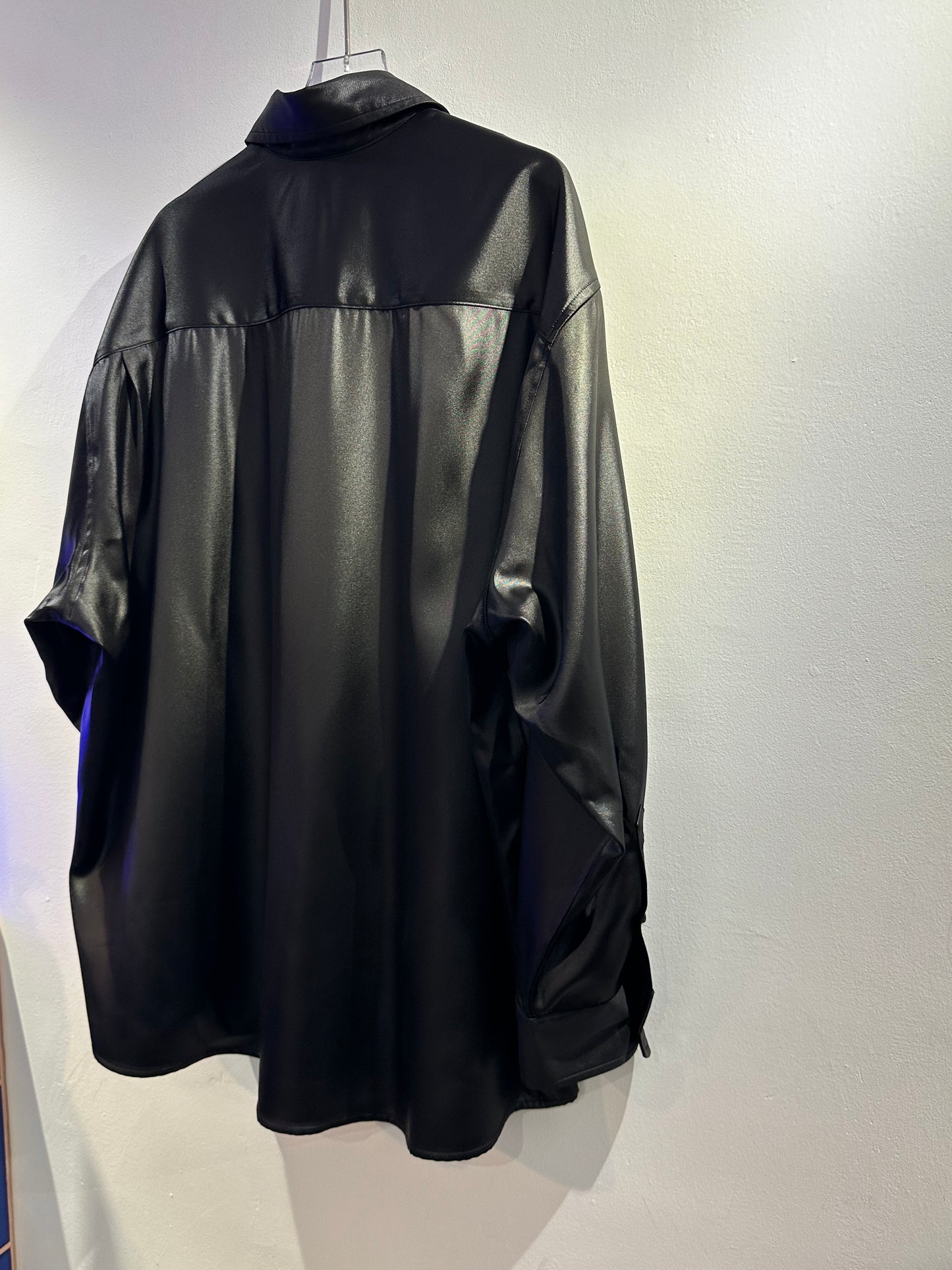 • FUSSY MADE • COLLAR TIPS SATIN SHIRT ( BLACK )