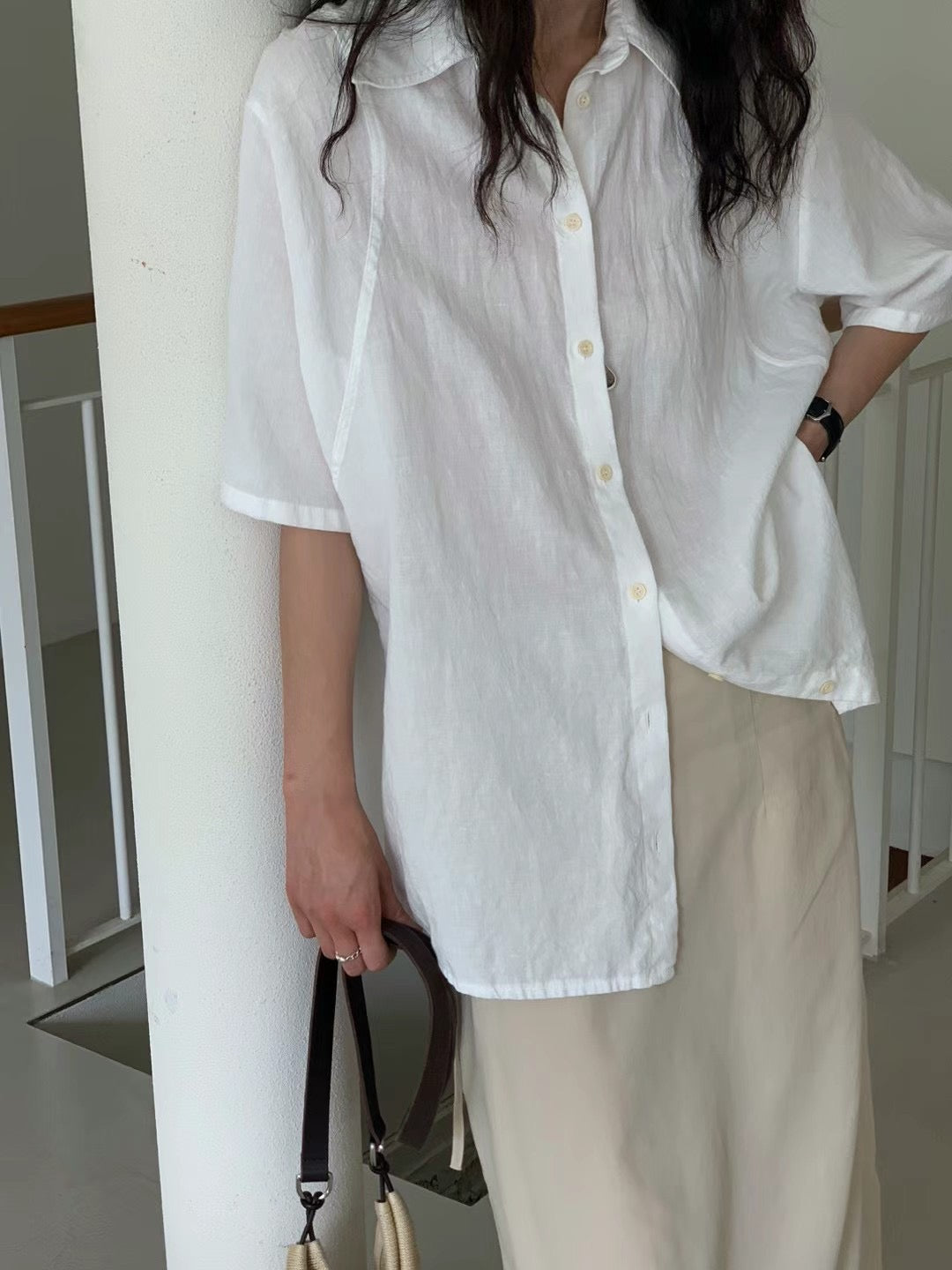 BACK SPLIT BUTTON SHIRT