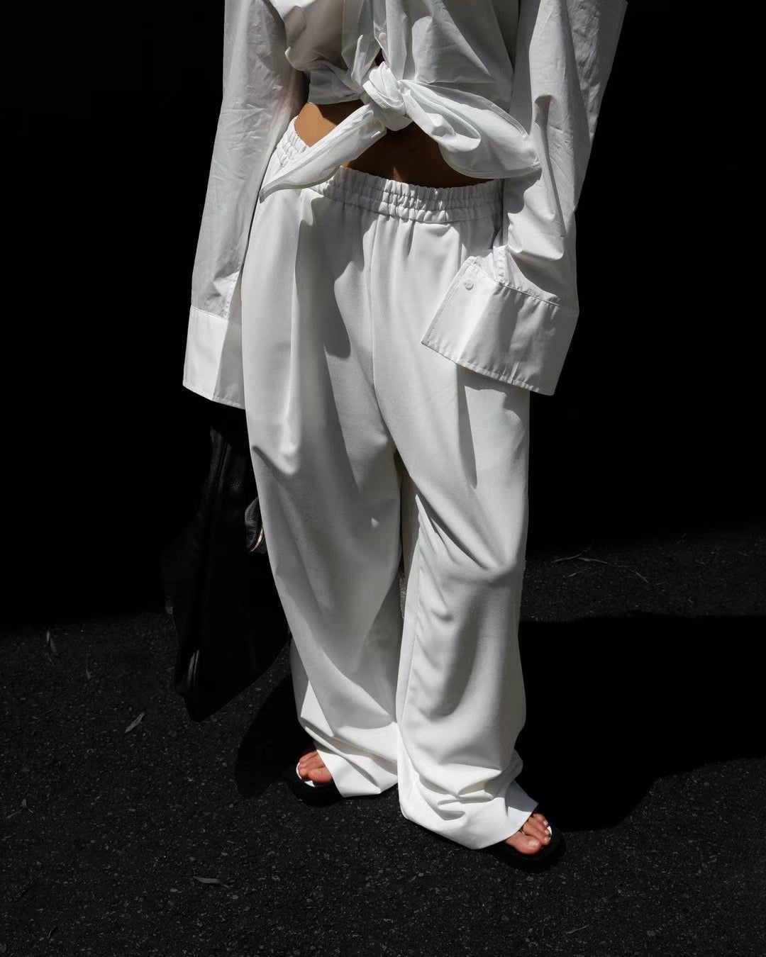DRAWSTRING WAIST PLEATED CHILL TROUSERS