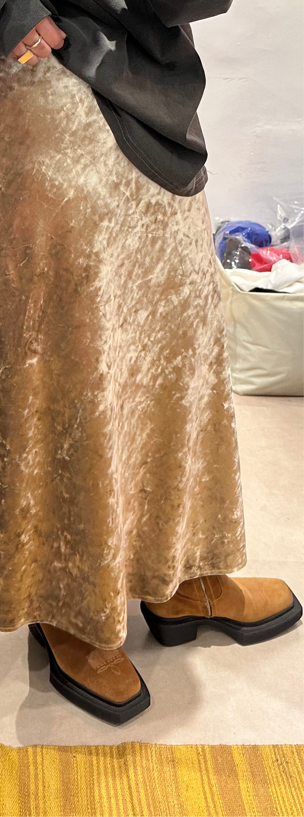 • FUSSY MADE • CLASSIC A-LINE VELVET SKIRT - CHAMPAGNE