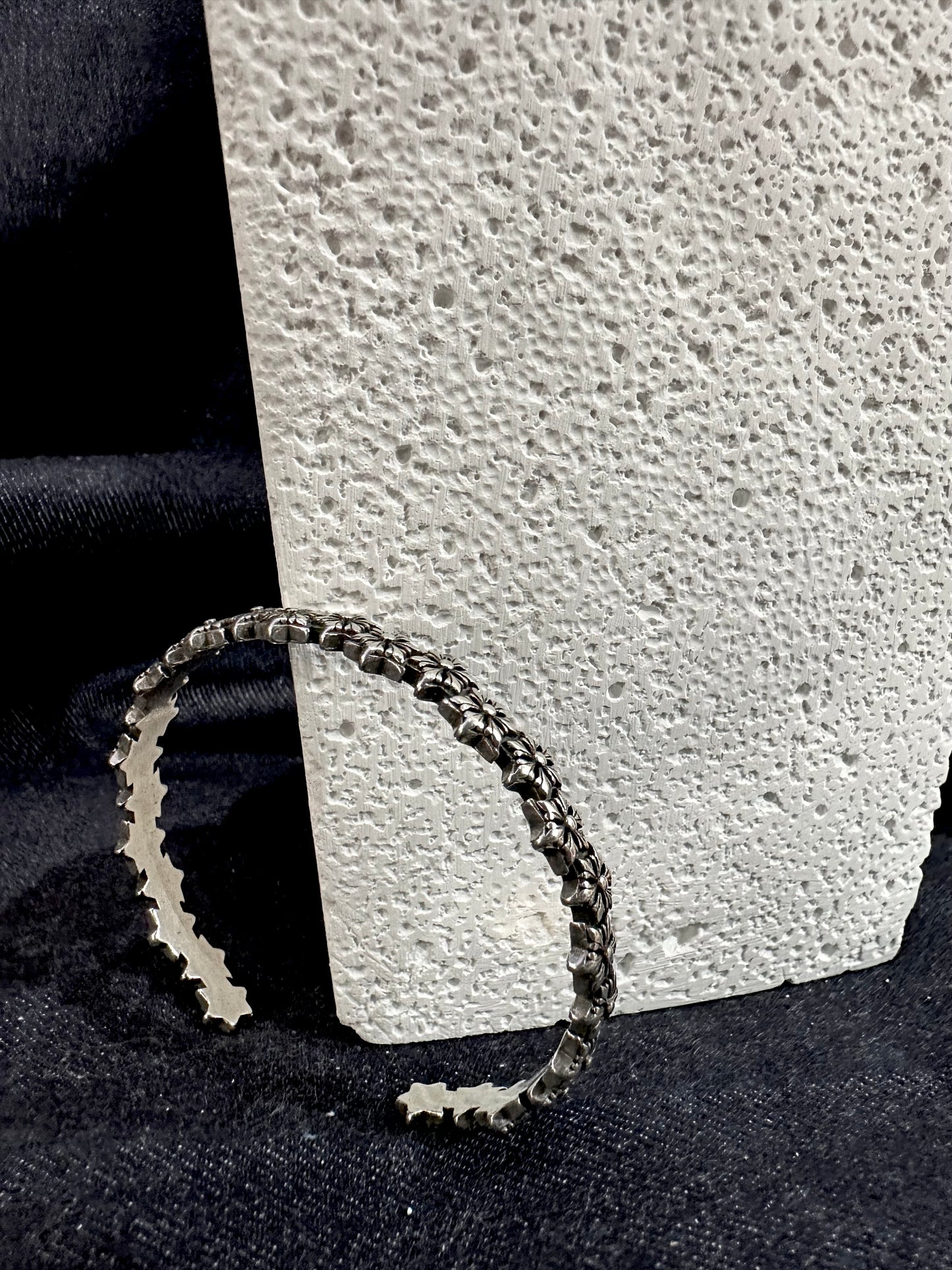 925 BLOSSOM LINK BANGLE