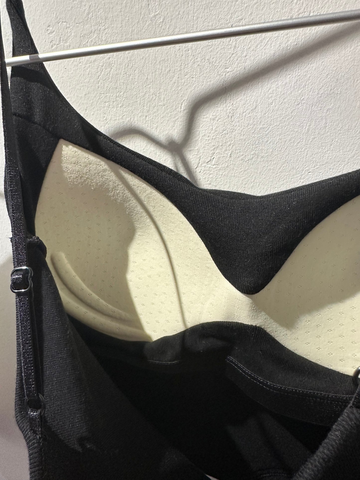 LINE STRAP BRA TOP ( ADJUSTABLE )
