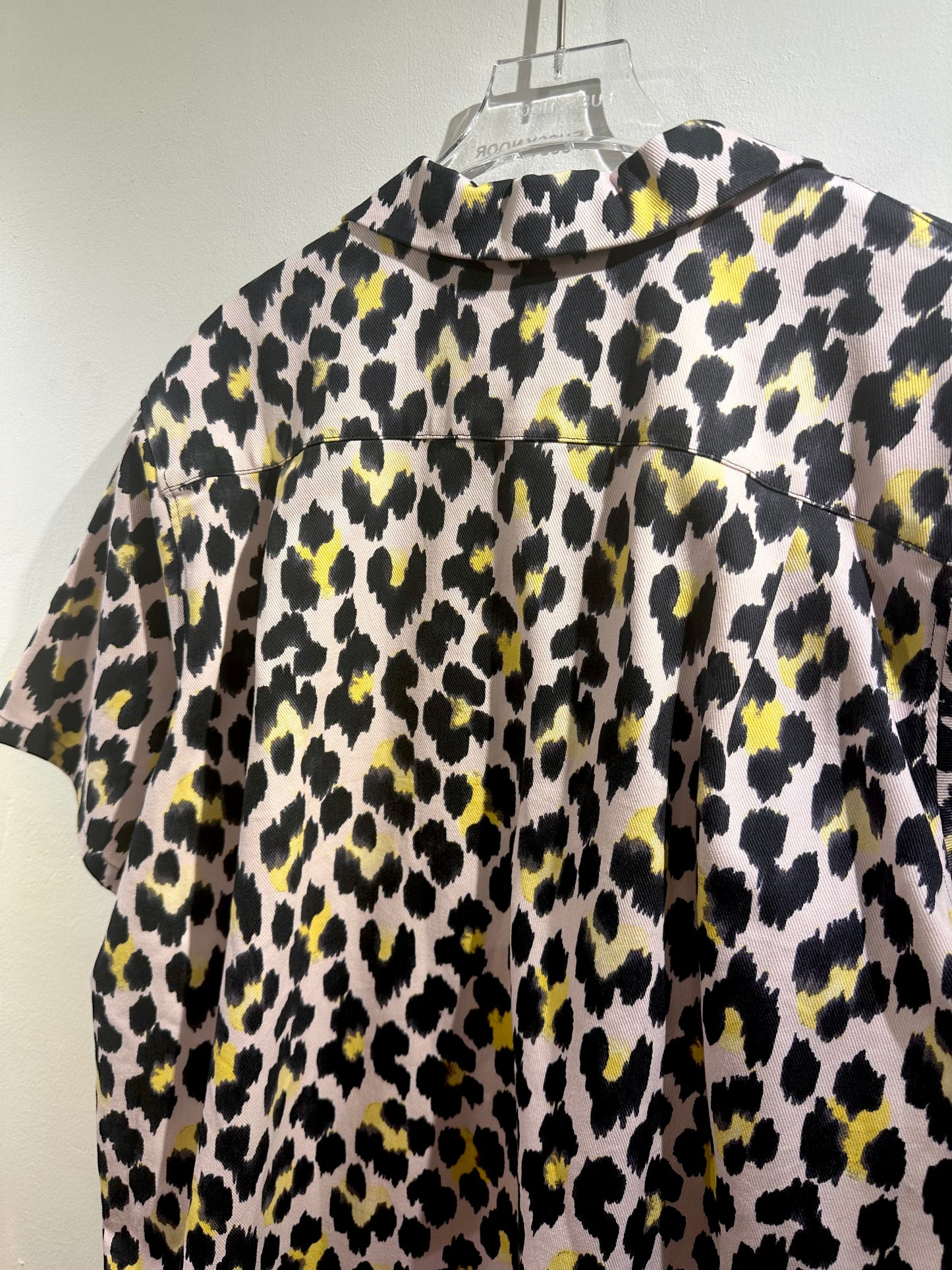 • FUSSY MADE • LIGHT PINK LEOPARD SHIRT