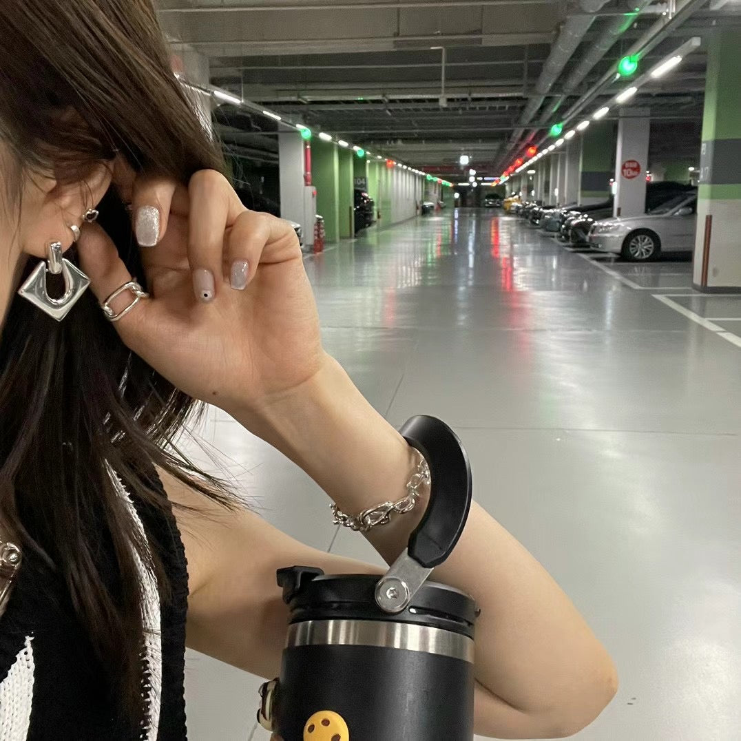 THE YVES SQUARE EARRINGS