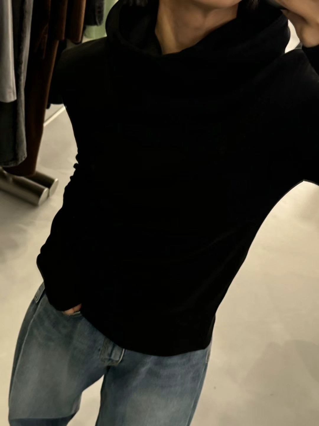 MODERN FIT HOODIE
