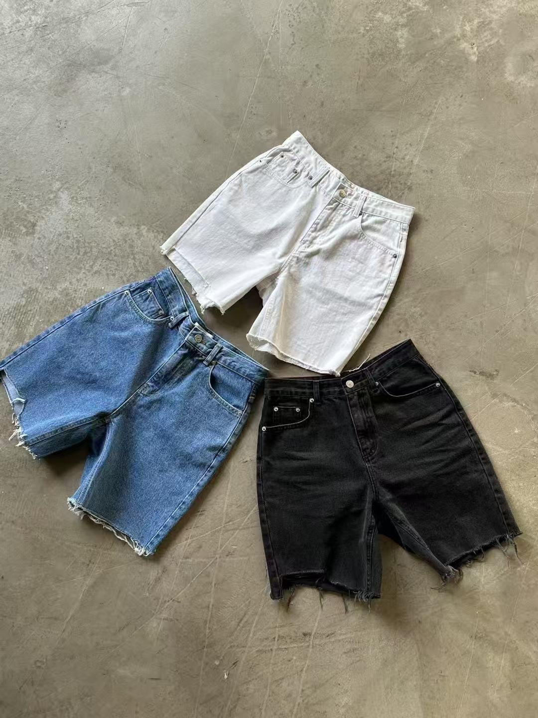 CLASSIC DENIM SHORTS