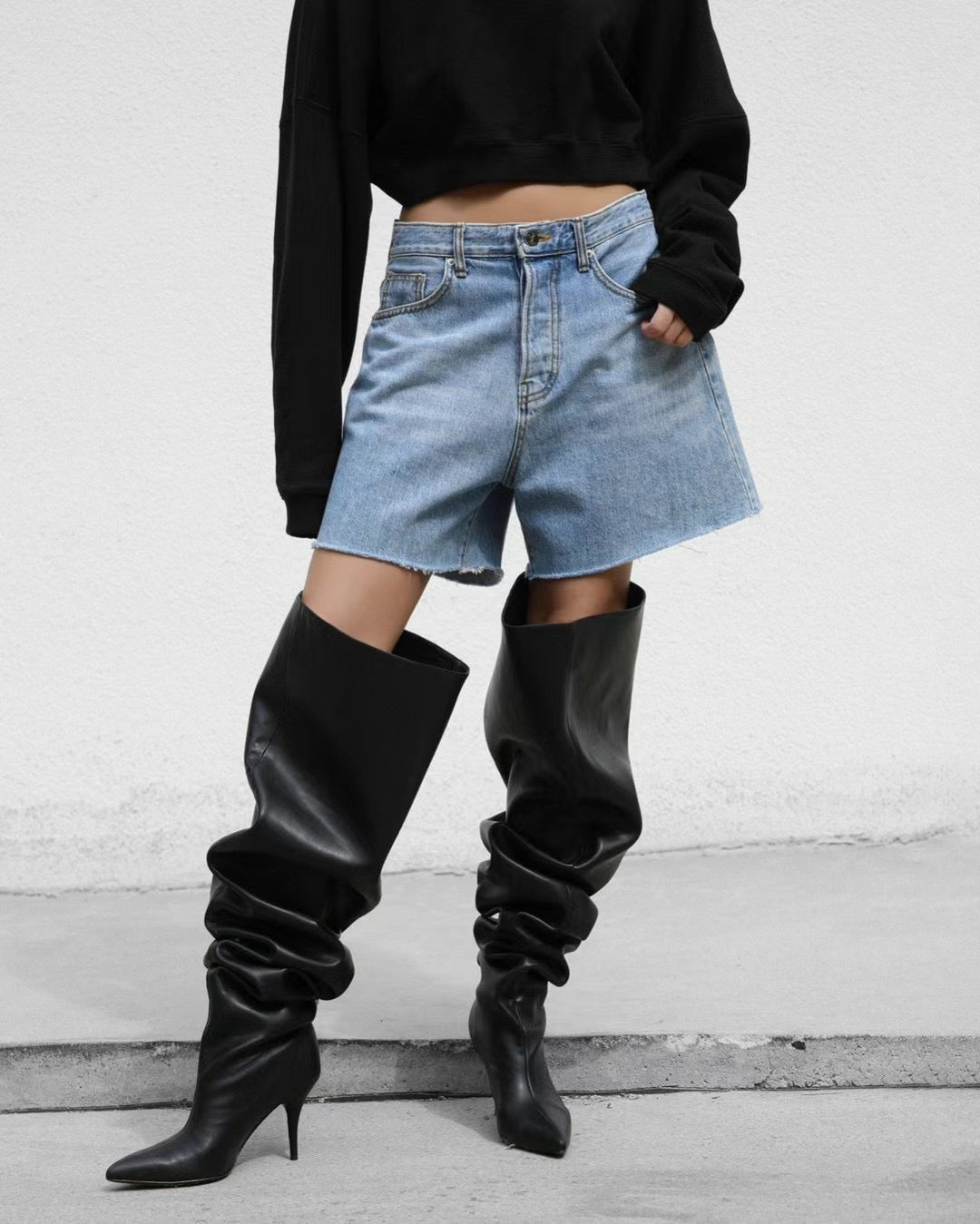FOUR BUTTONED DENIM SHORTS