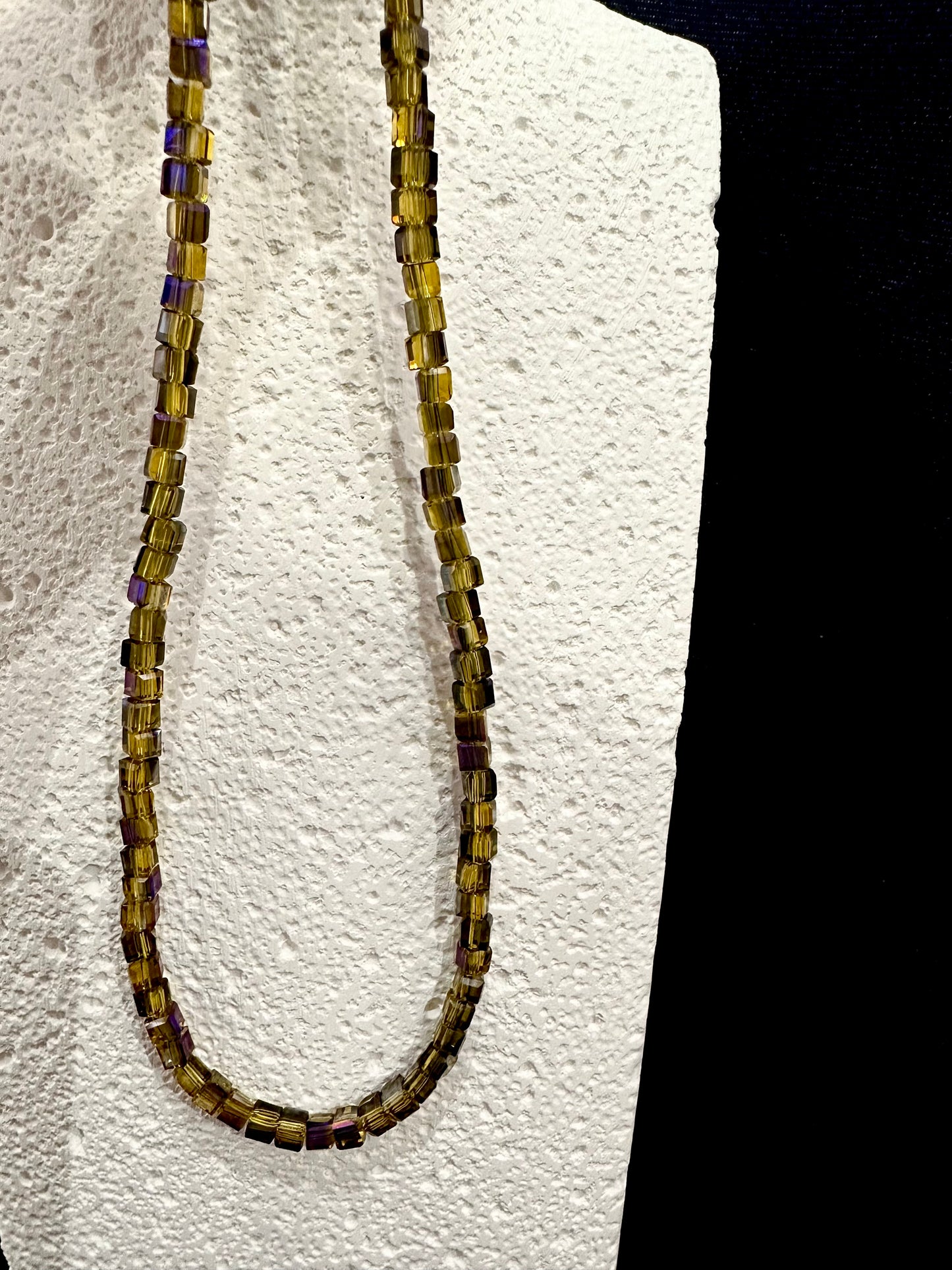 JAPAN CUBIC GLAZE BEADS NECKLACE (LARGE)
