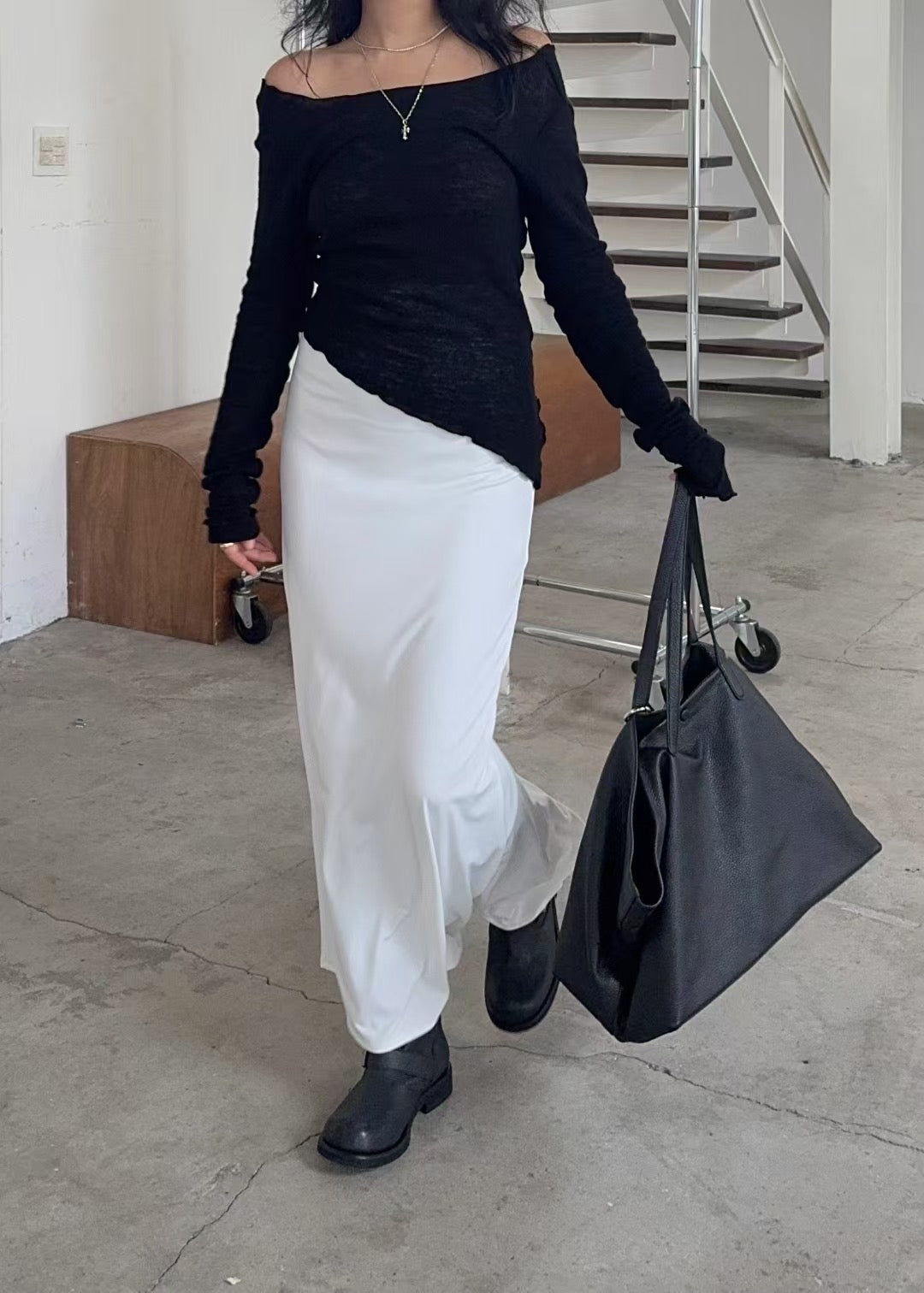 MUST HAVE SLIM SKIRT