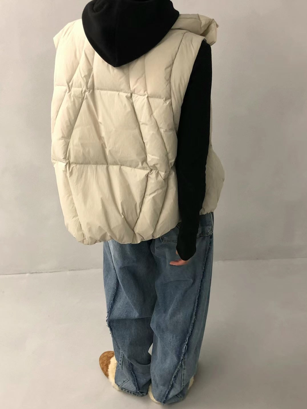 MODERN FIT HOODIE