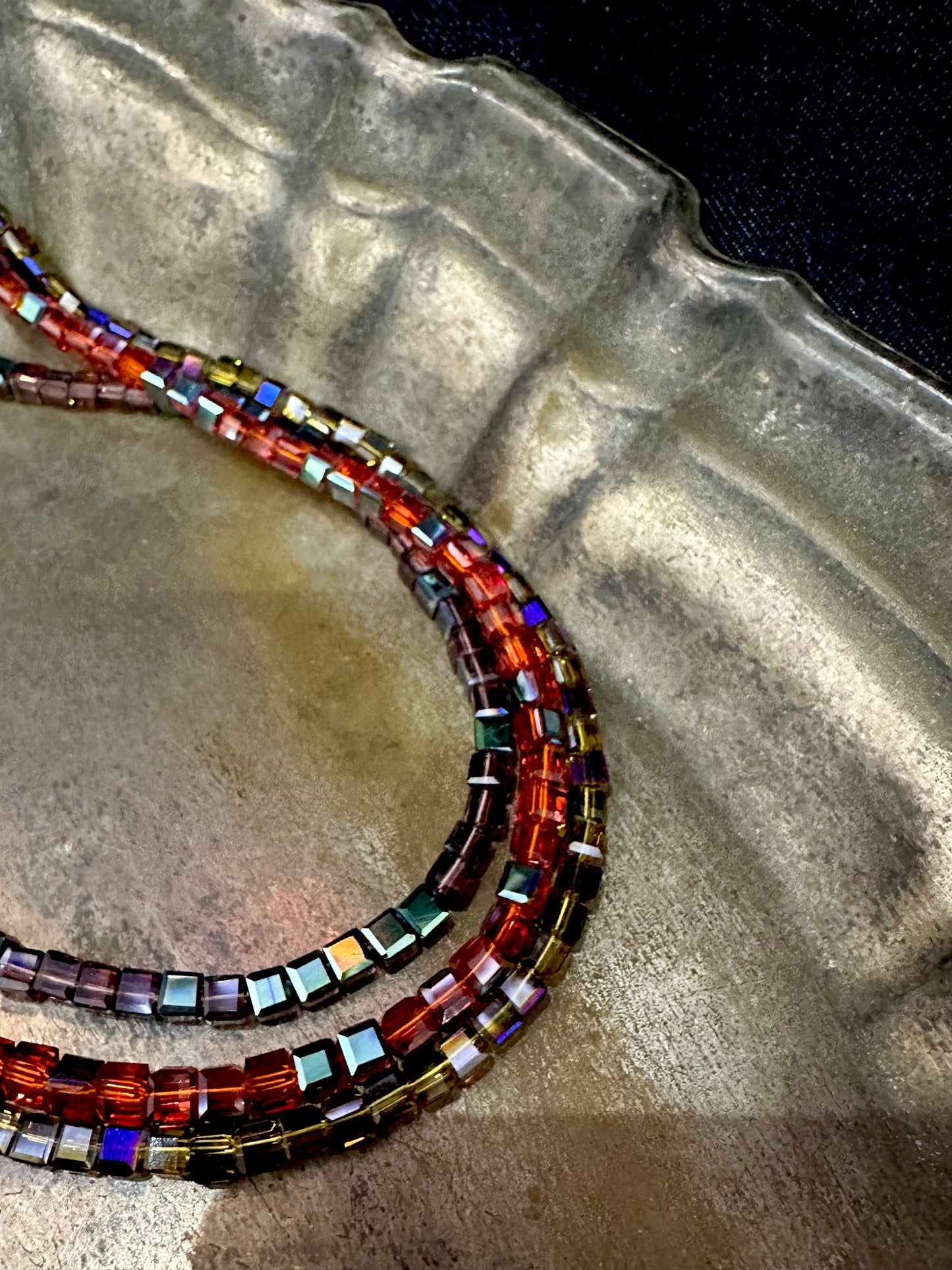 JAPAN CUBIC GLAZE BEADS NECKLACE (LARGE)