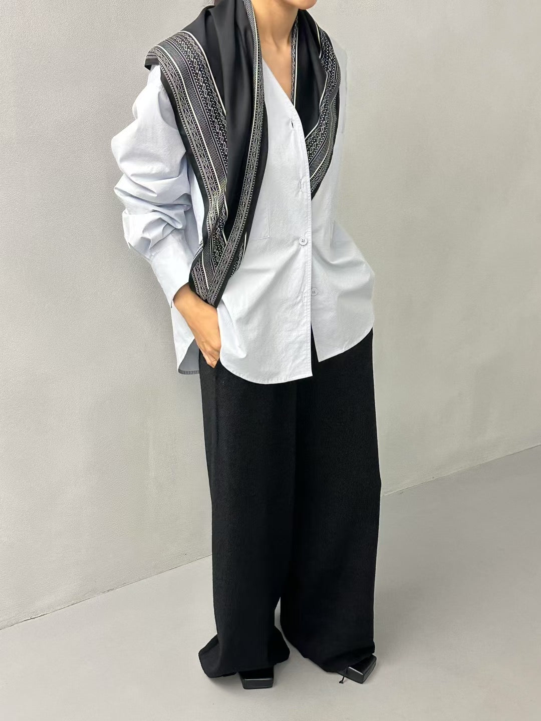 TIMELESS V NECK SHIRT