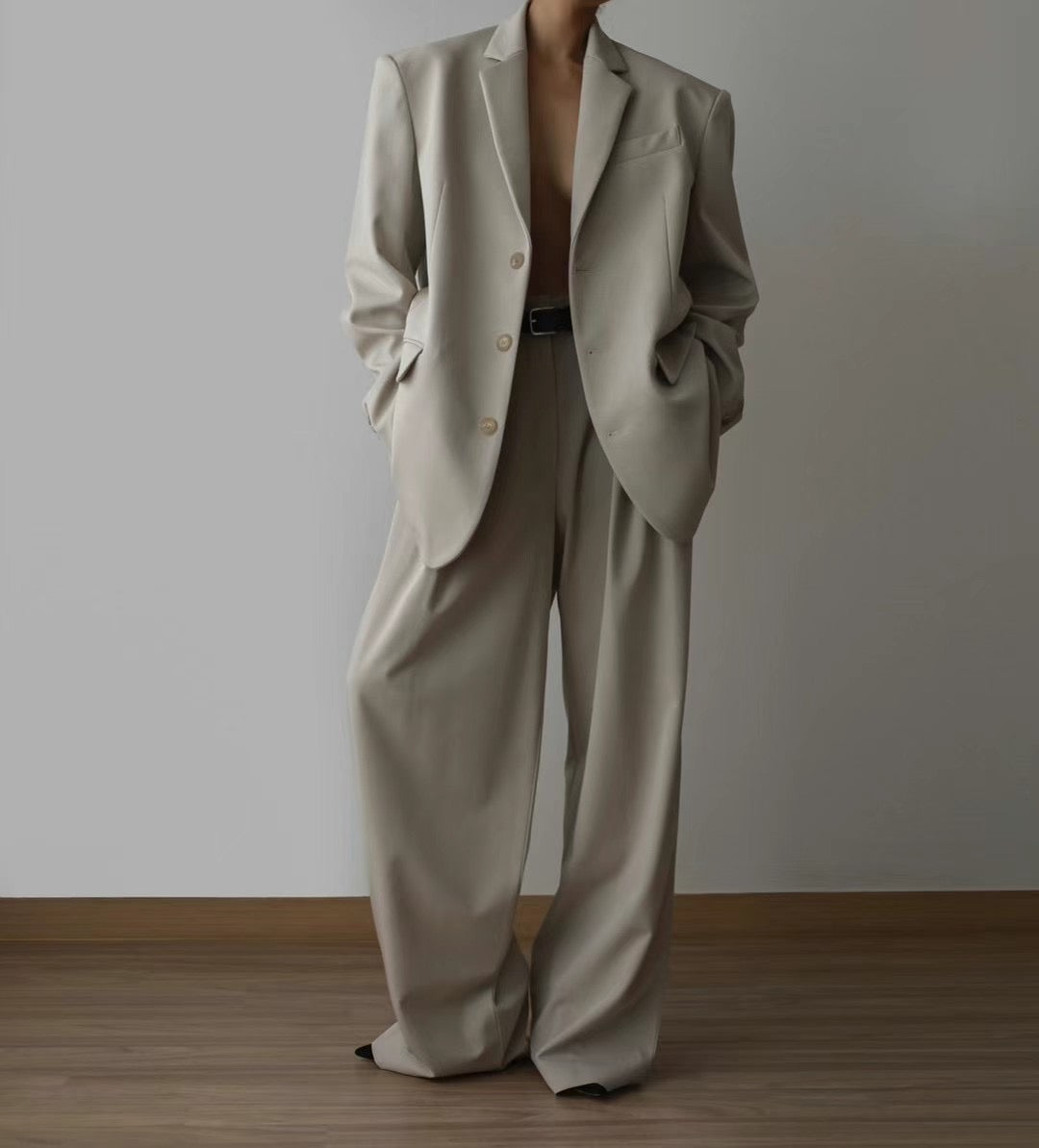 BEIGE BLAZER
