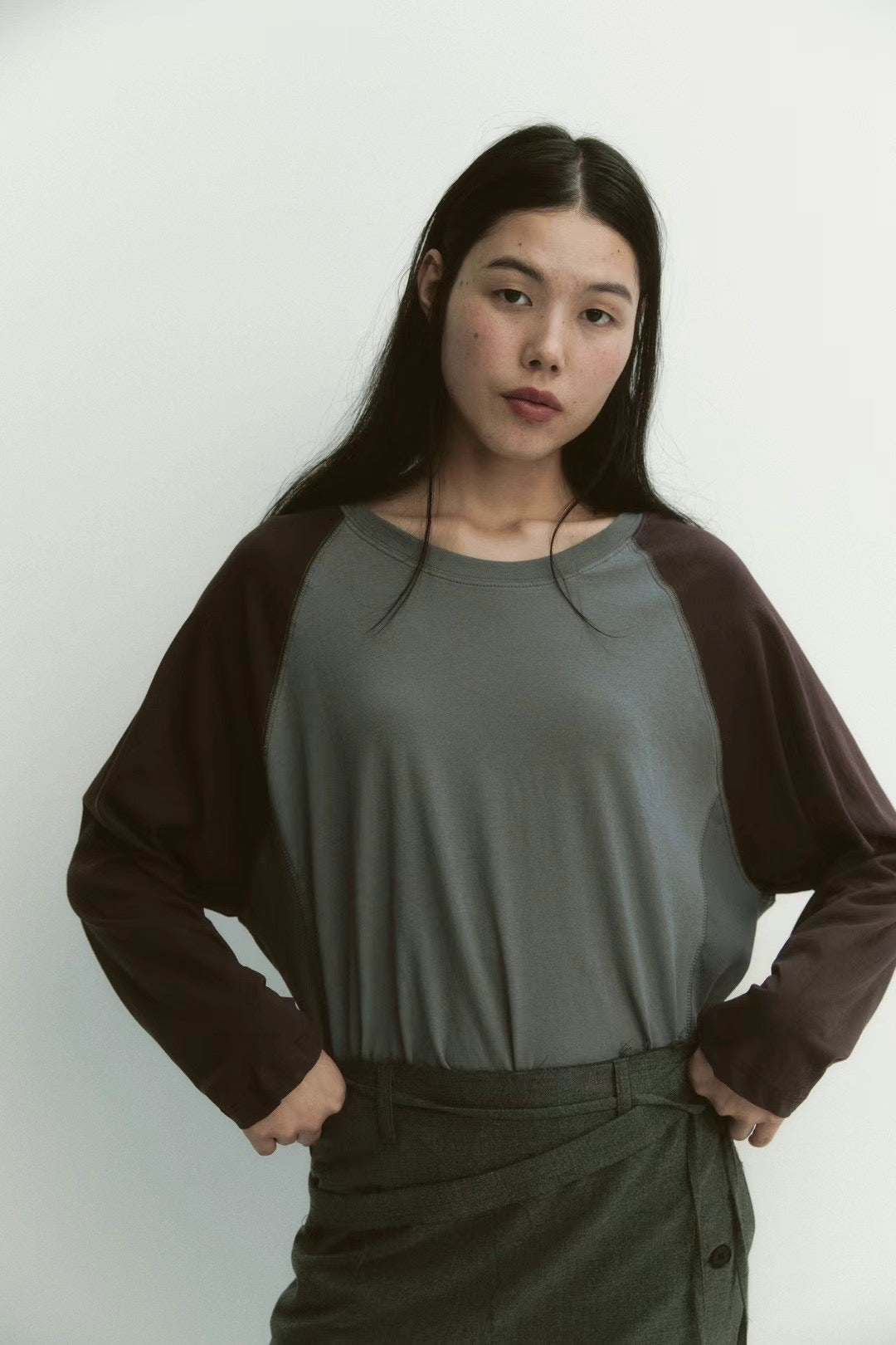 LOOSE CUT RAGLAN TEE