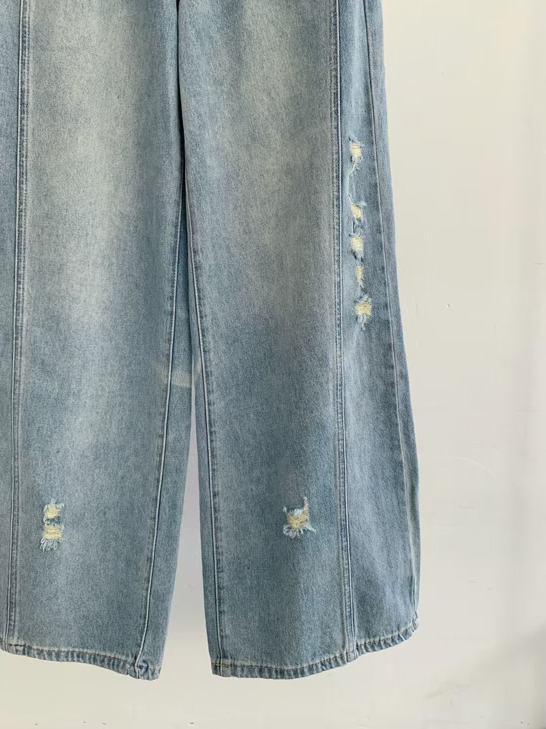 V PATCH WASHED JEANS
