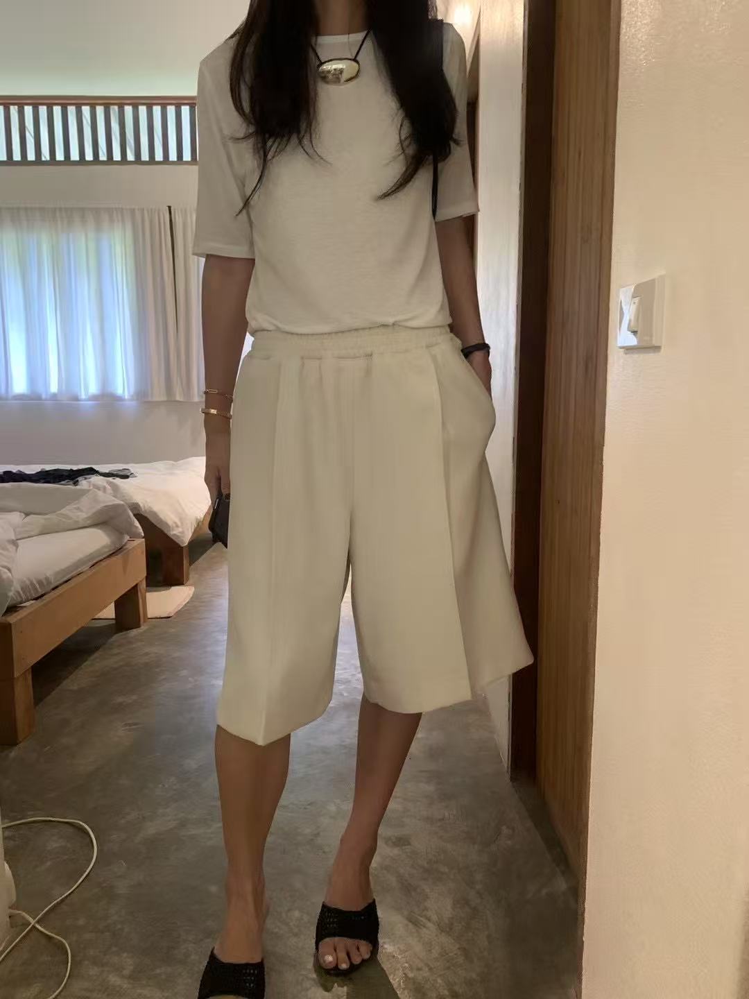 HALF LENGTH STRAIGHT CUT SHORTS