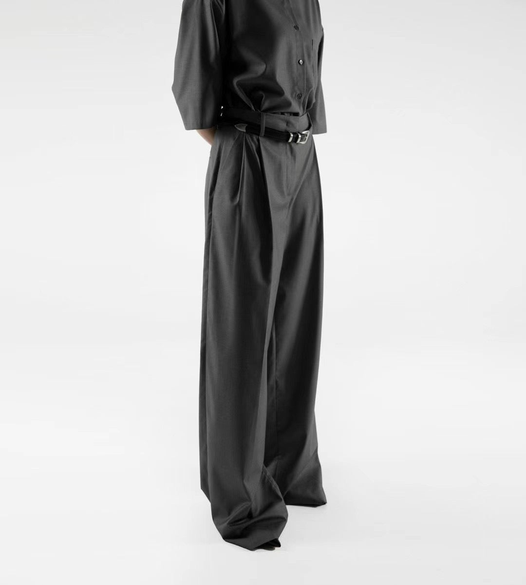SUMMER PLEATED TROUSERS