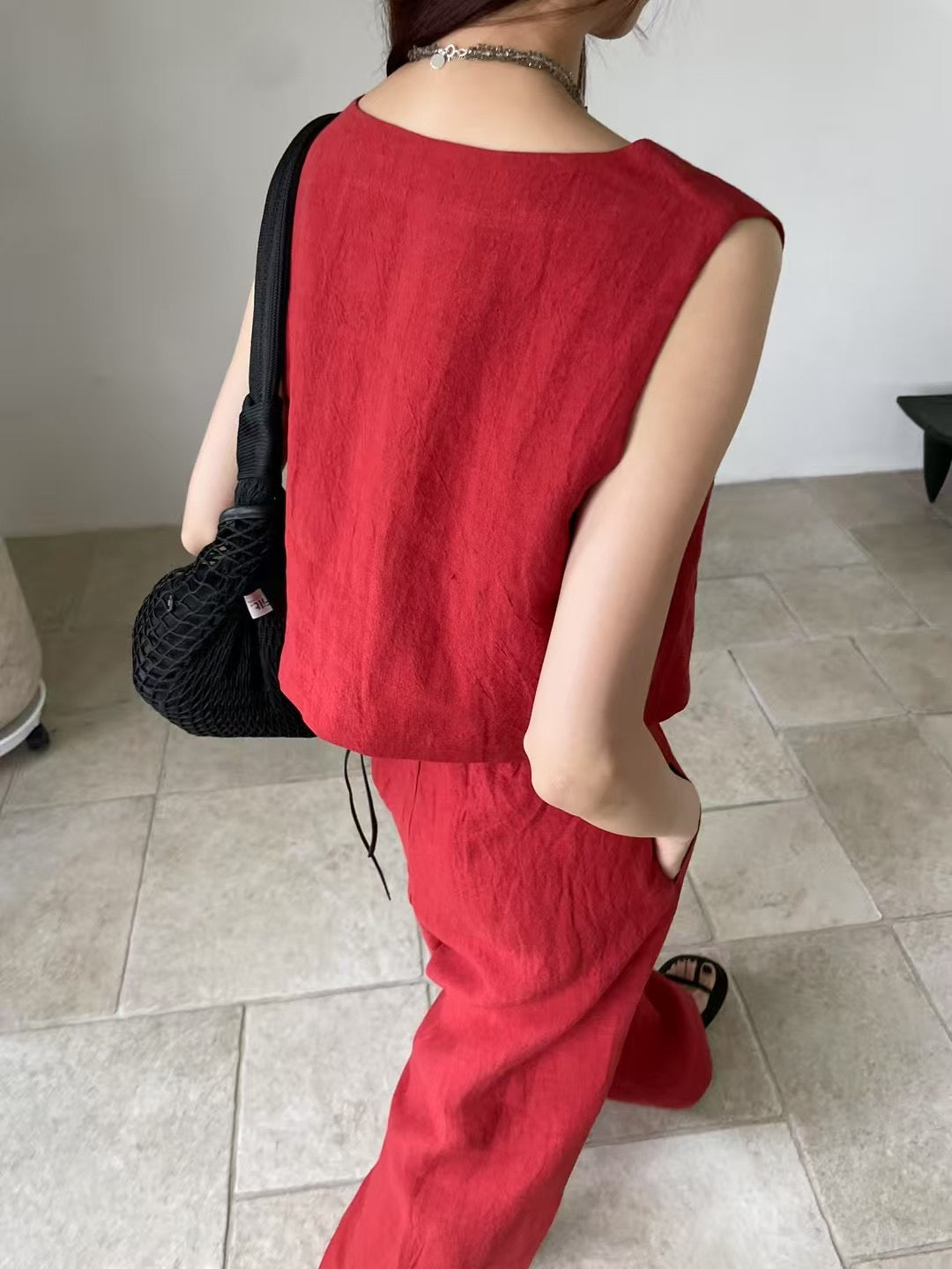 BREATHABLE LINEN VEST