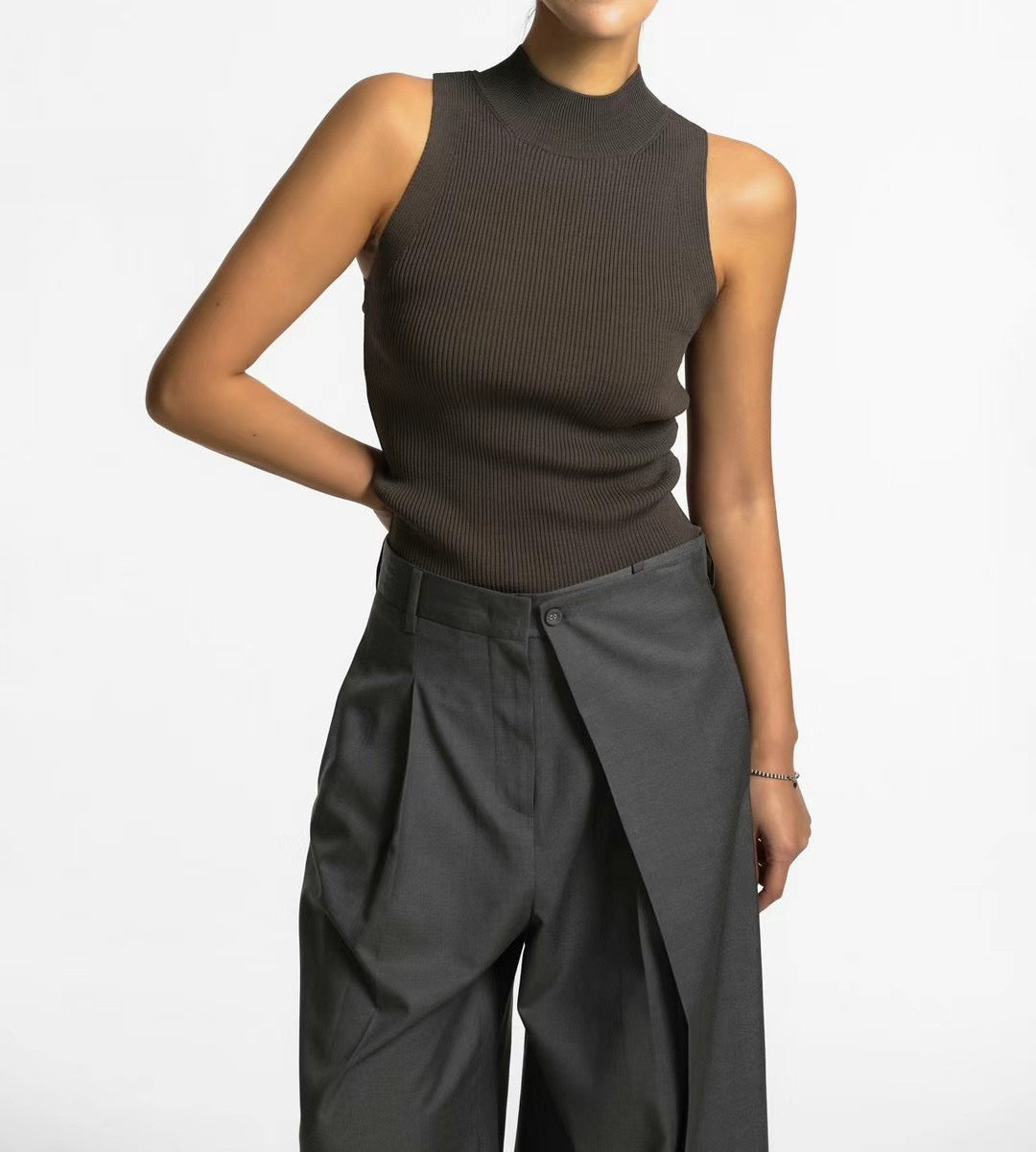 HALTER RIBBED VEST