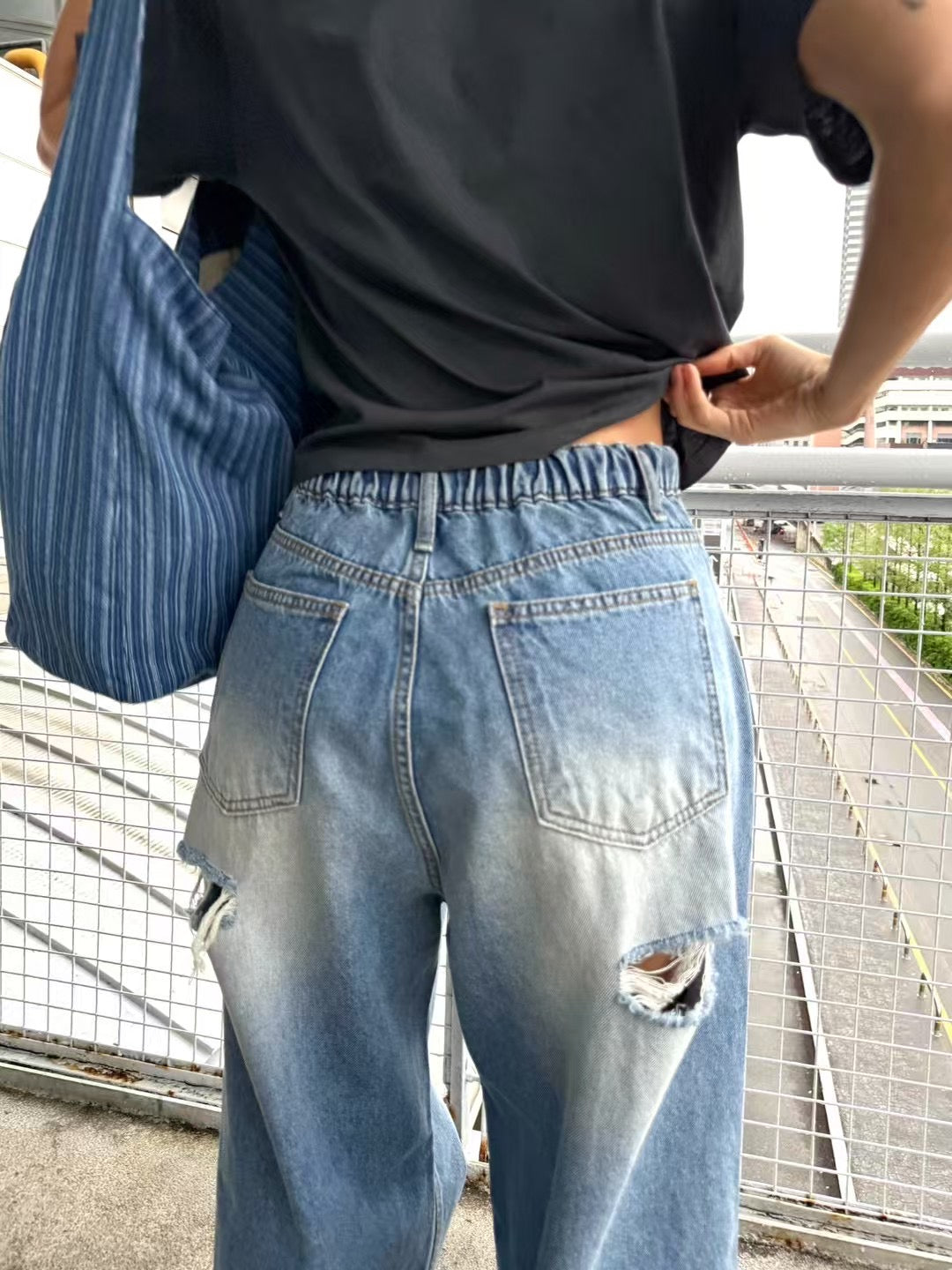 HALF ELASTIC SOFT JEANS