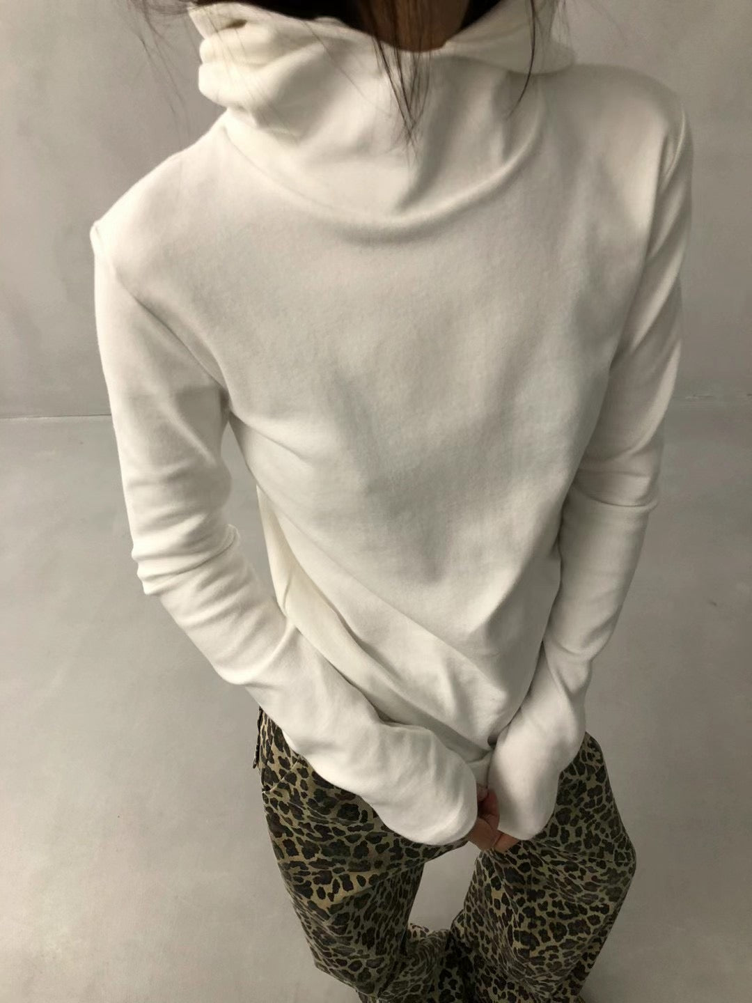 MODERN FIT HOODIE