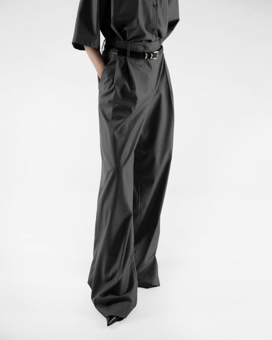 SUMMER PLEATED TROUSERS