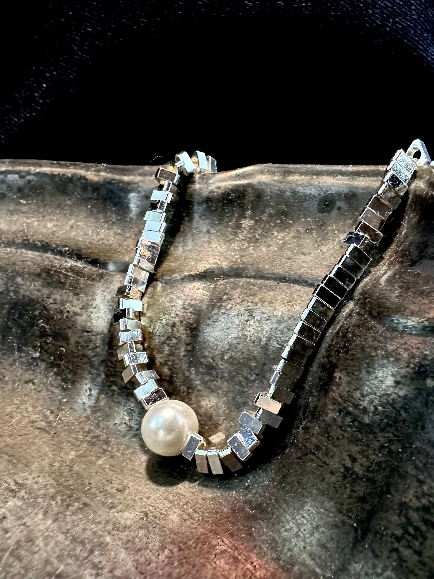 925 TRIANGULAR BEADS NECKLACE WITH PEARL