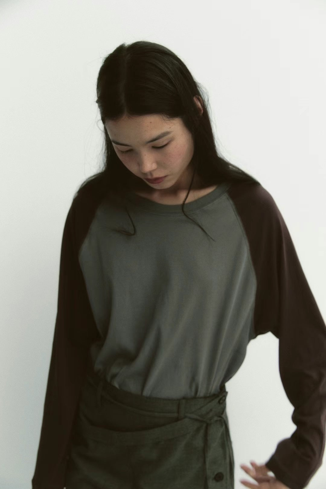 LOOSE CUT RAGLAN TEE