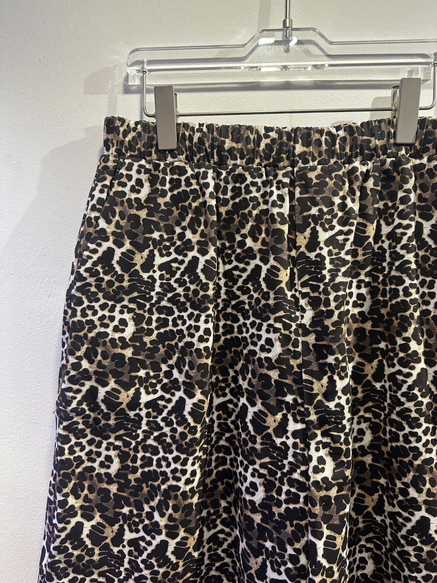 • FUSSY MADE • RELAXED CHINO SHORTS
