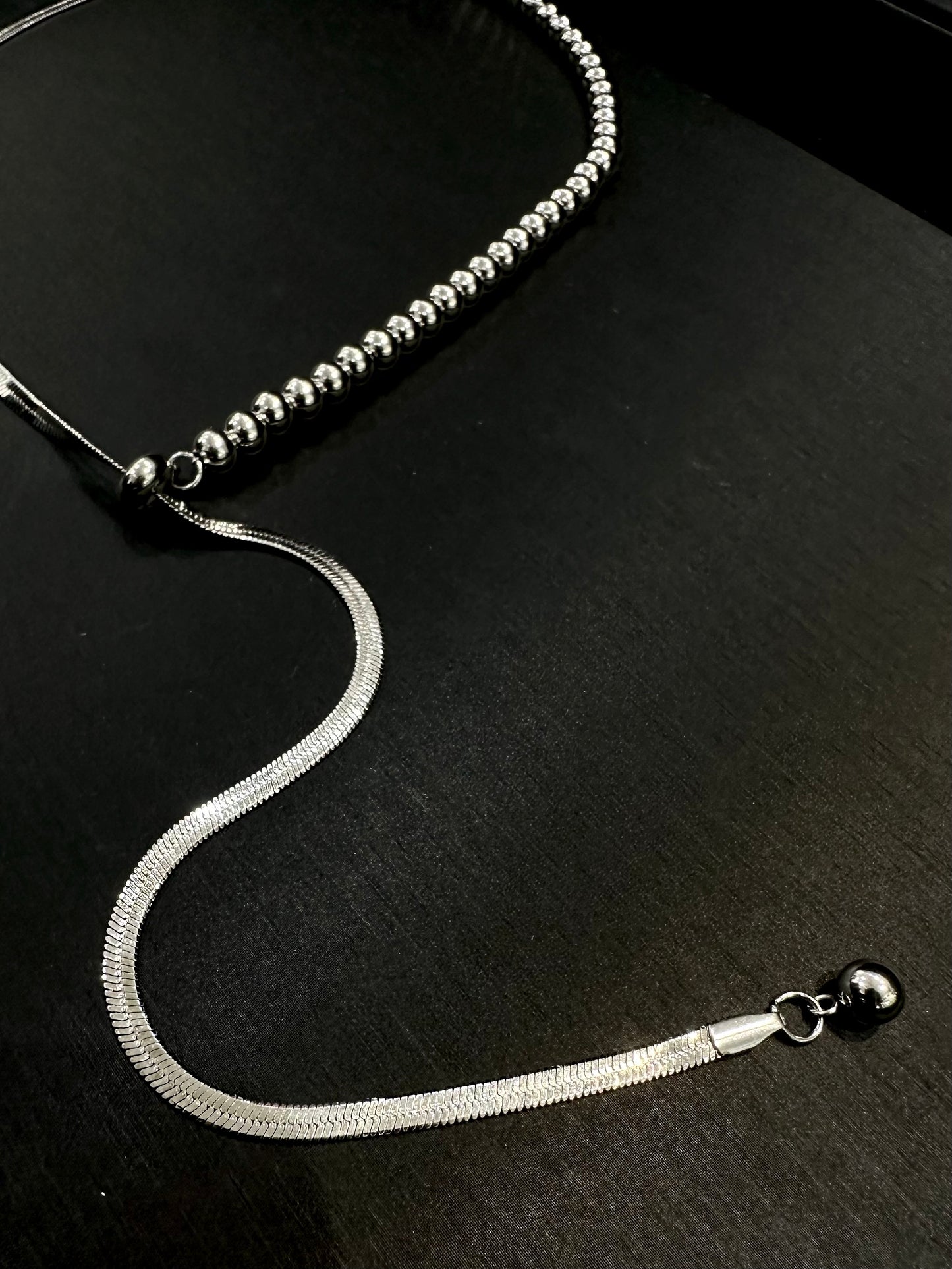 ADJUSTABLE SILVER BEADS & HERRING BONE NECKLACE