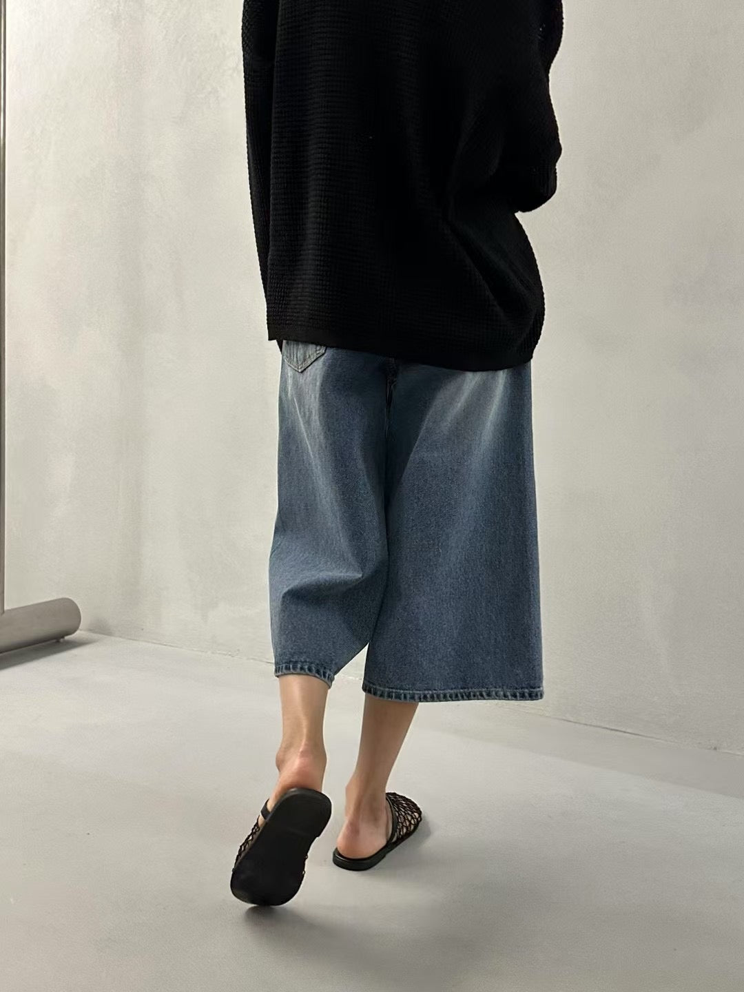 DENIM CROPPED JEANS
