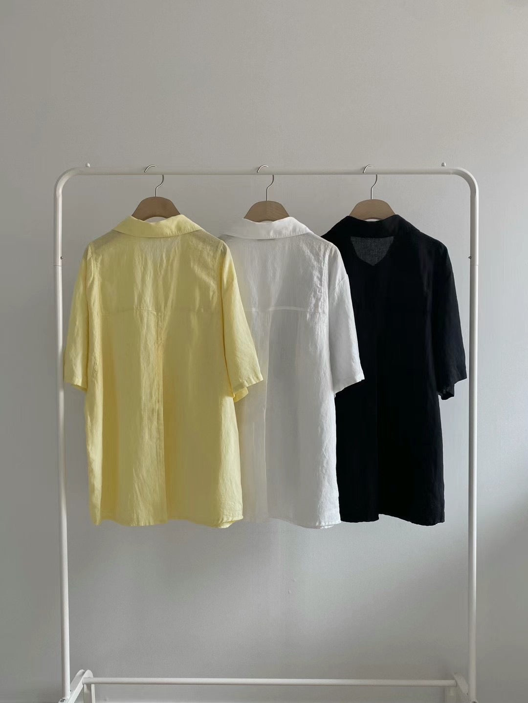 BACK SPLIT BUTTON SHIRT
